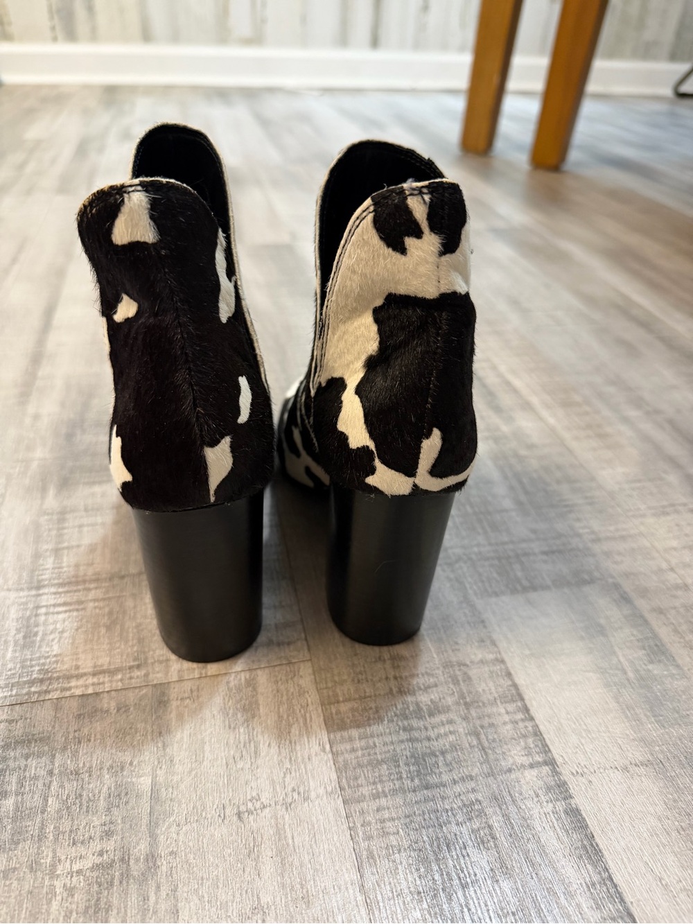 Steve Madden Rookie Cow Print Calf Hair Ankle Booties Women’s Size 7 Heels - Picture 4 of 7